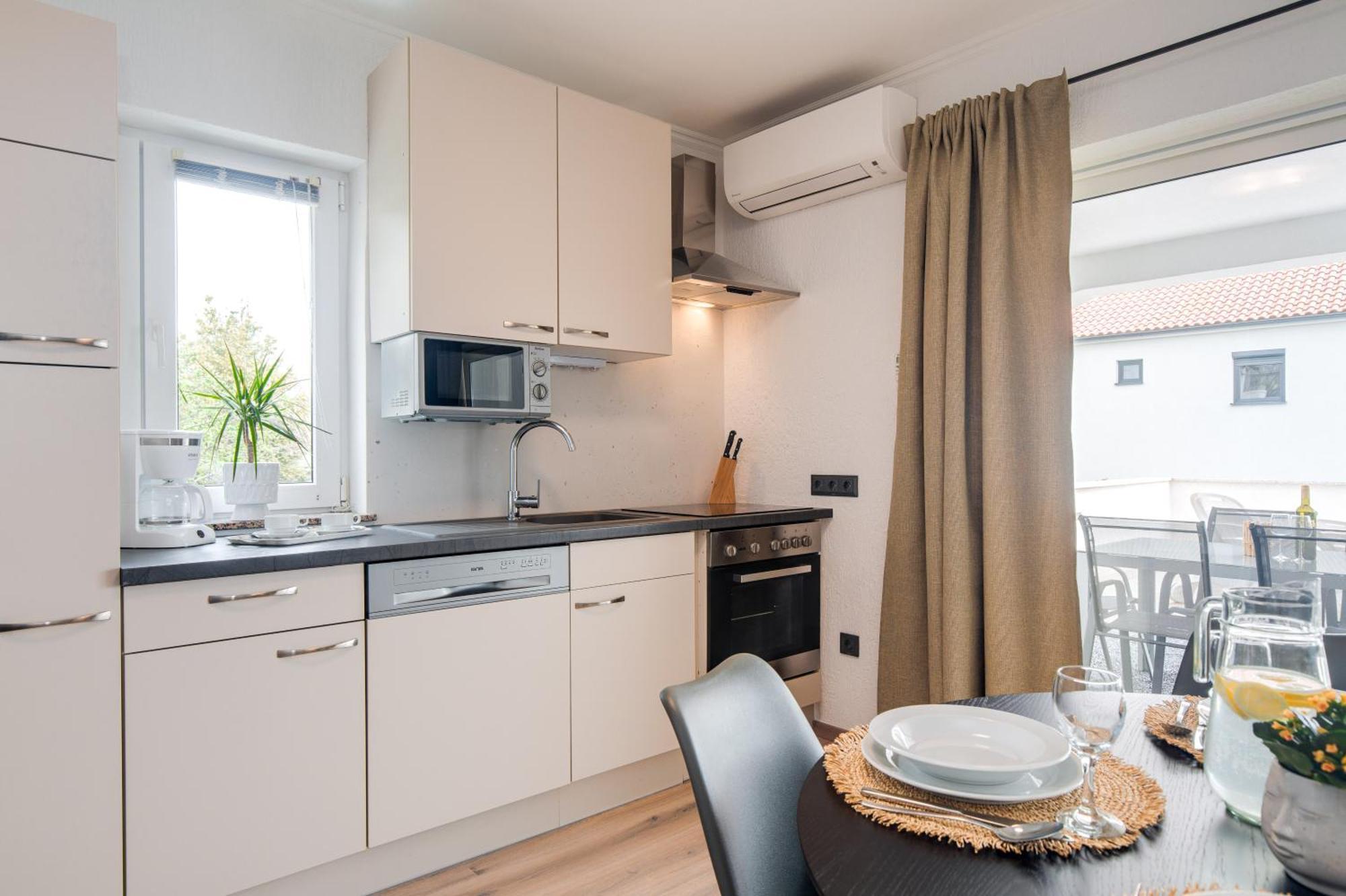 Apartment House Lijan Krk Town Exterior foto